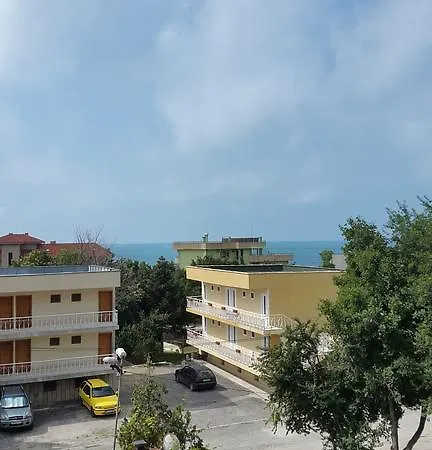 White Lagoon Beach Апартамент